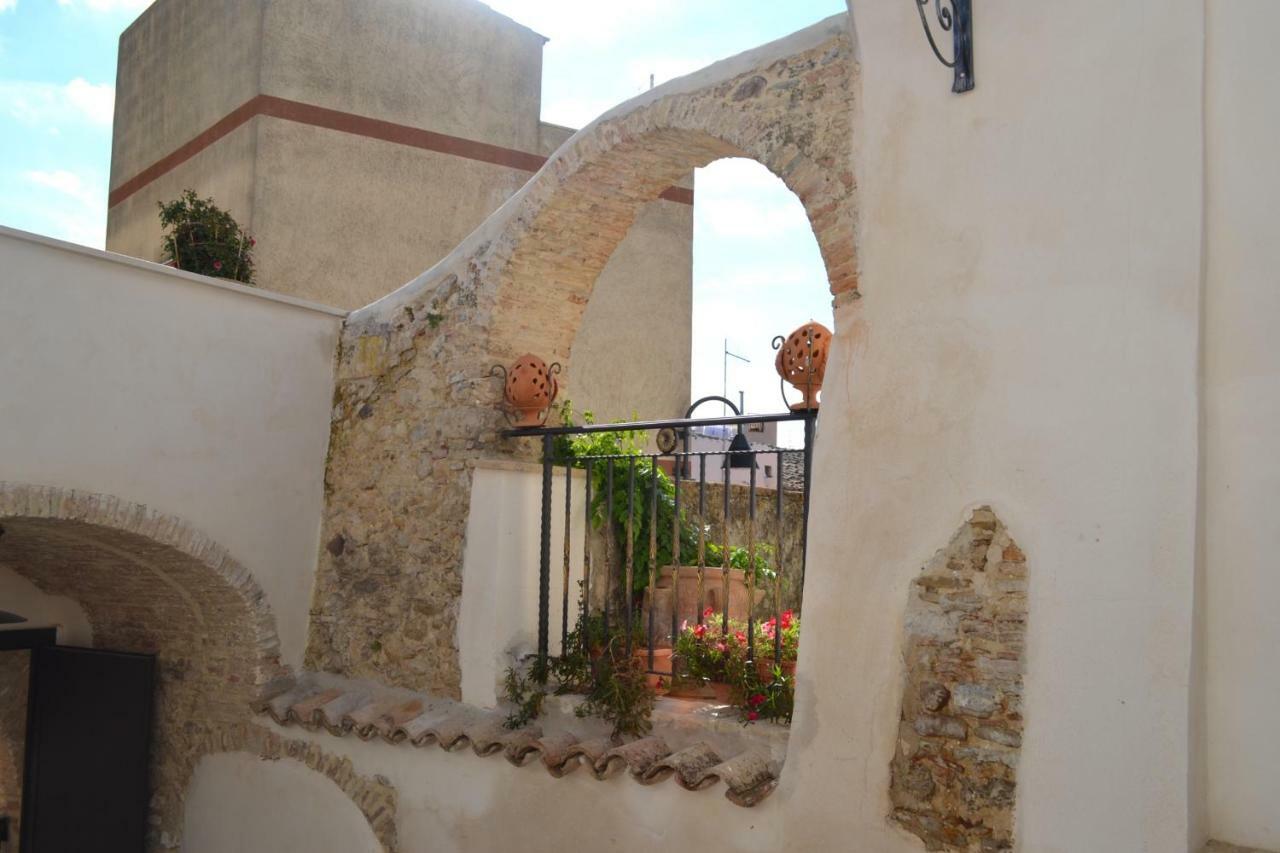 Residenza La Nivera Miglionico Esterno foto